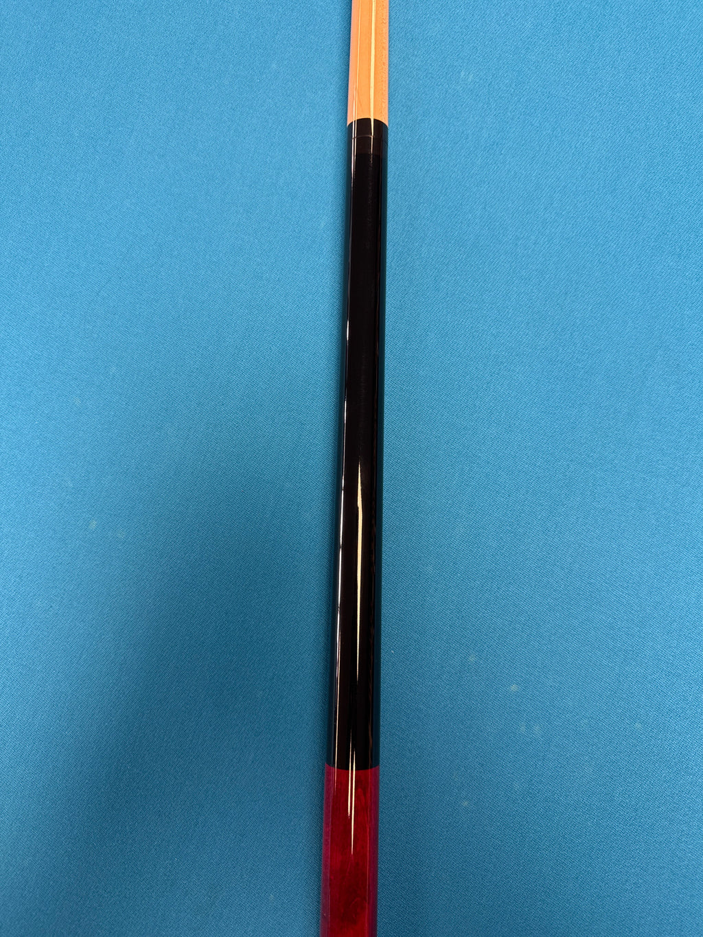 Energy By Players Cue Red/Black Wrapless