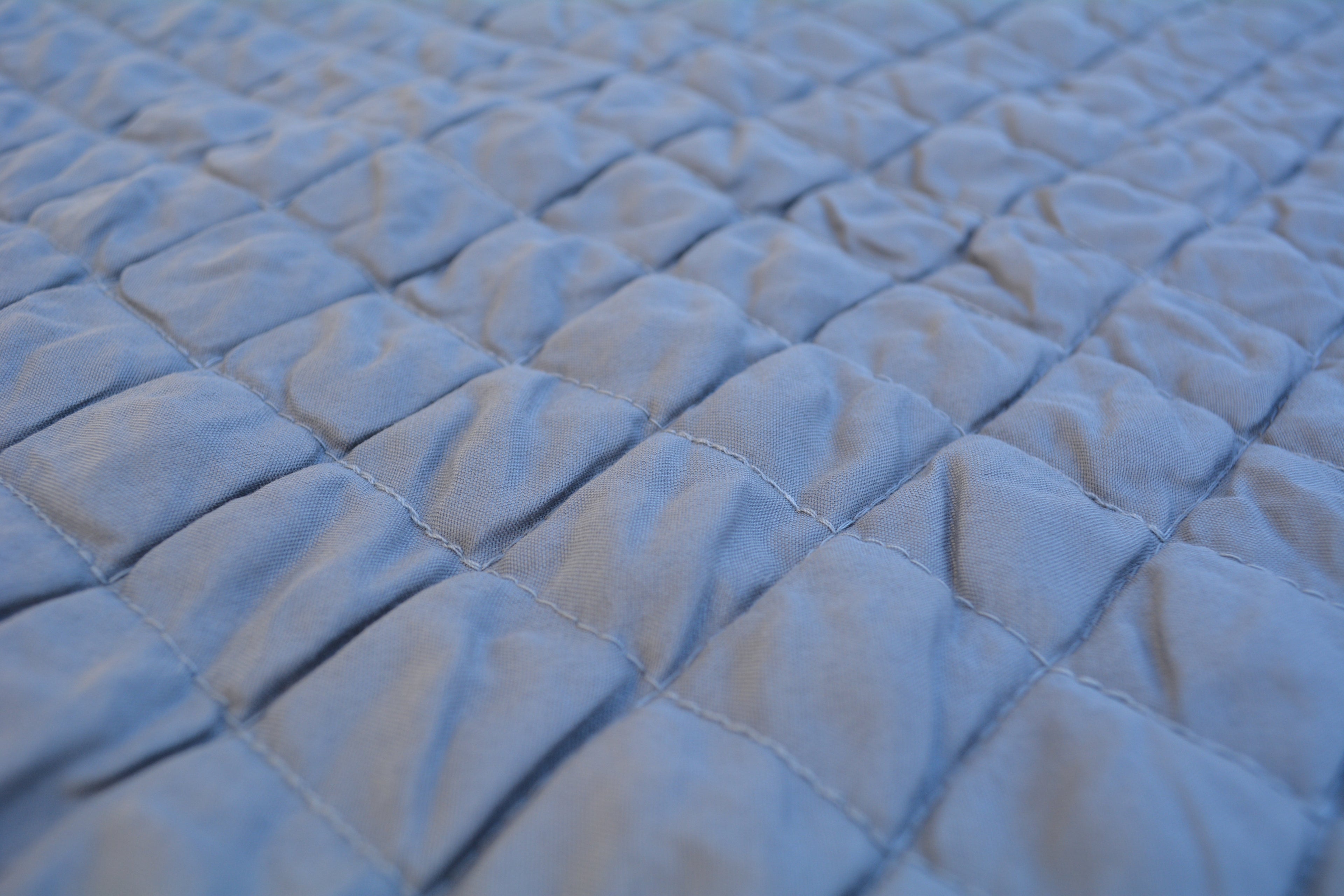 Tache Solid Light Gray Silver Diamond Stitch Bubble Quilted Bedspread Set (DXJ109038-2)
