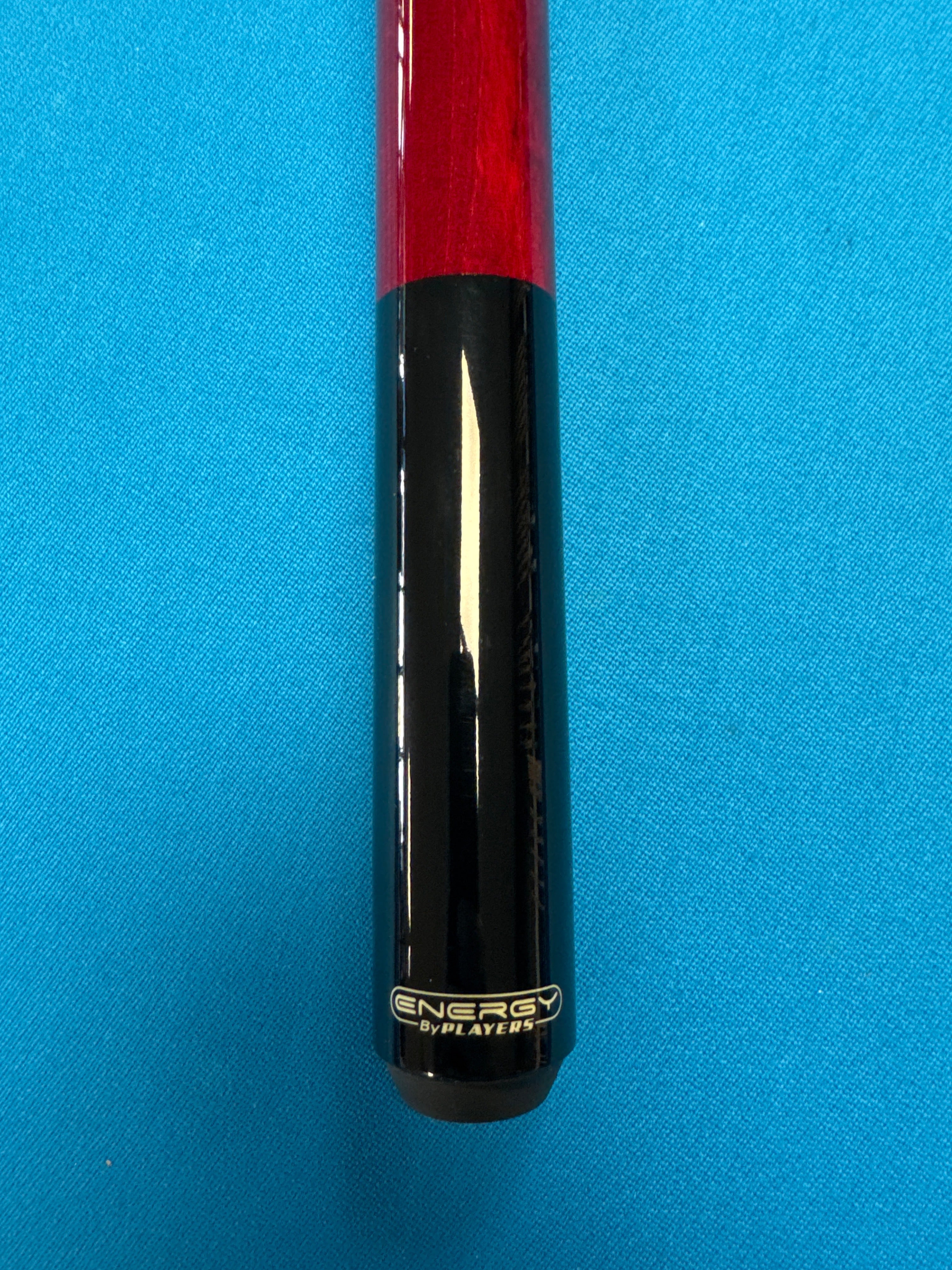 Energy By Players Cue Red/Black Wrapless