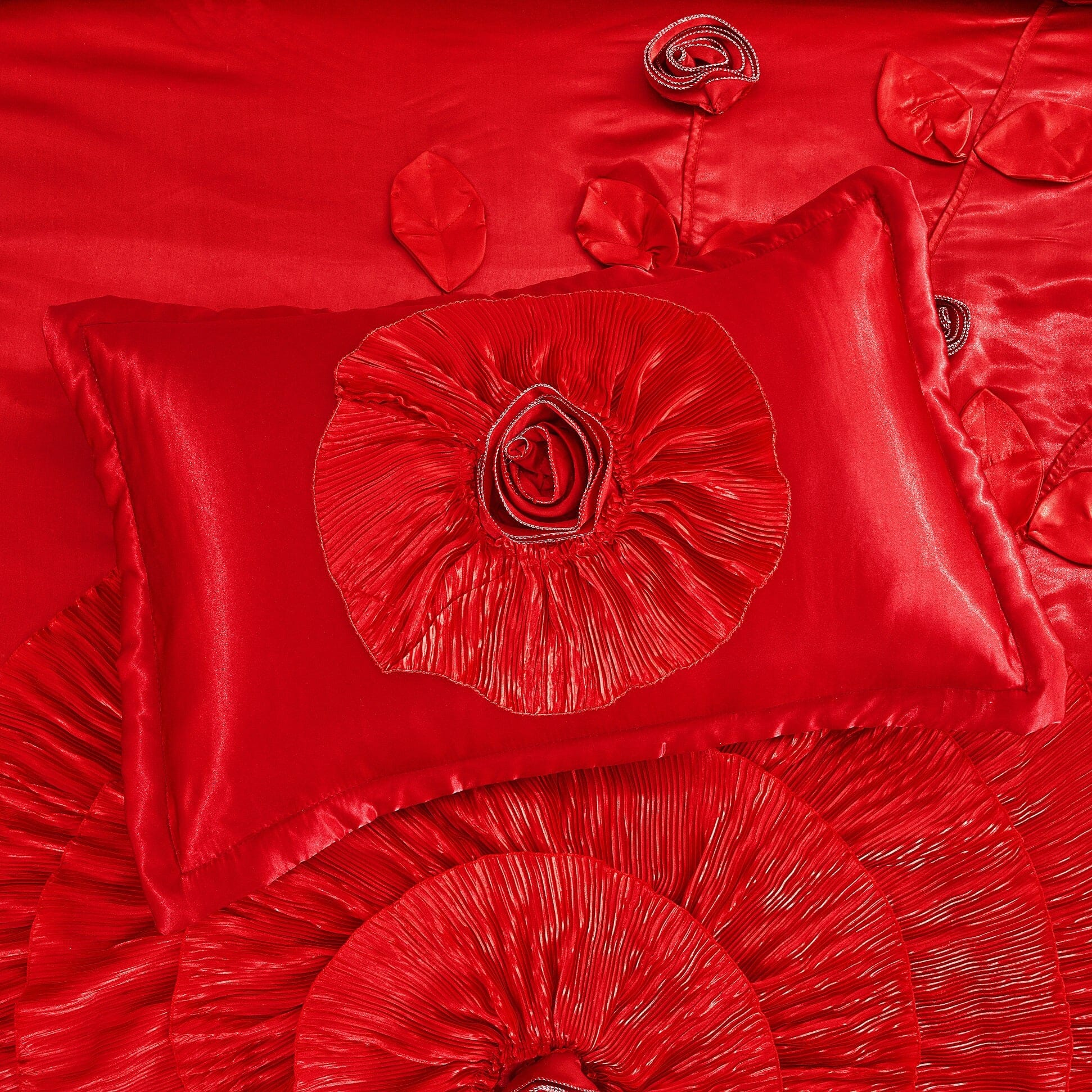 Tache Satin Ruffle Victorian Glam Romantic Red Rose Comforter Set (HY4174)