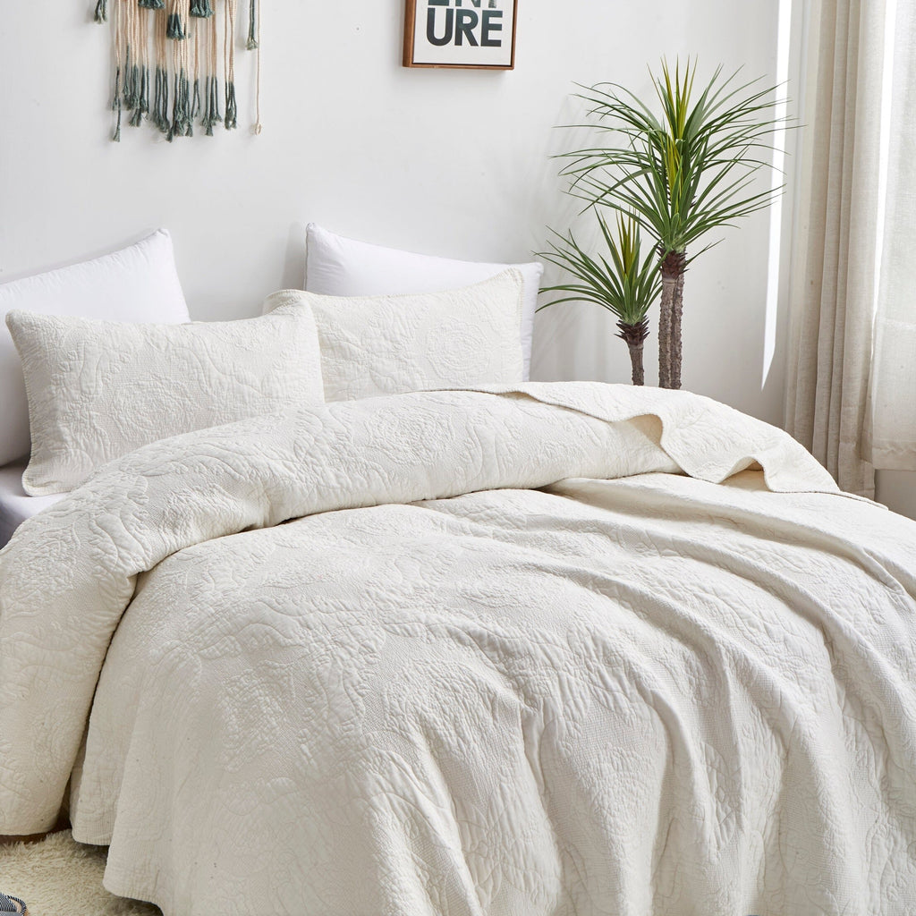 Tache Vanilla Cream Ivory Paisley Damask Stitch Matelassé Cotton Quilt Set (JHW-643)
