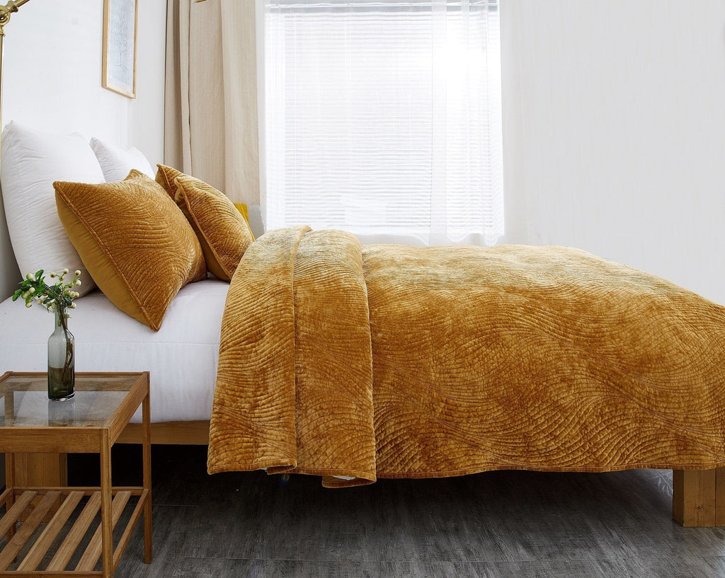 Tache Velvet Dreams Melted Gold Plush Waves Cushion Covers / Euro Sham (JHW-852Y)