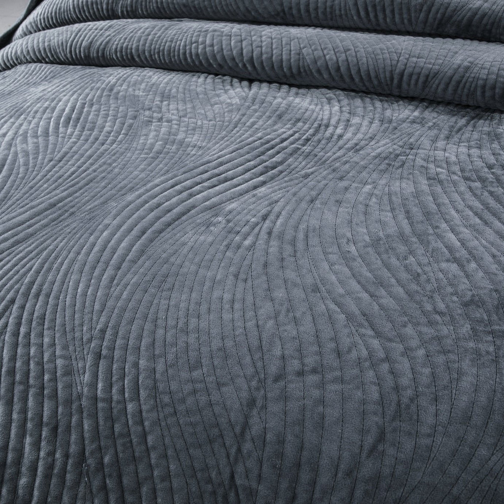 Tache Plush Dreams Steel Navy Blue Waves Velvet Quilt Set (JHW-852BL)