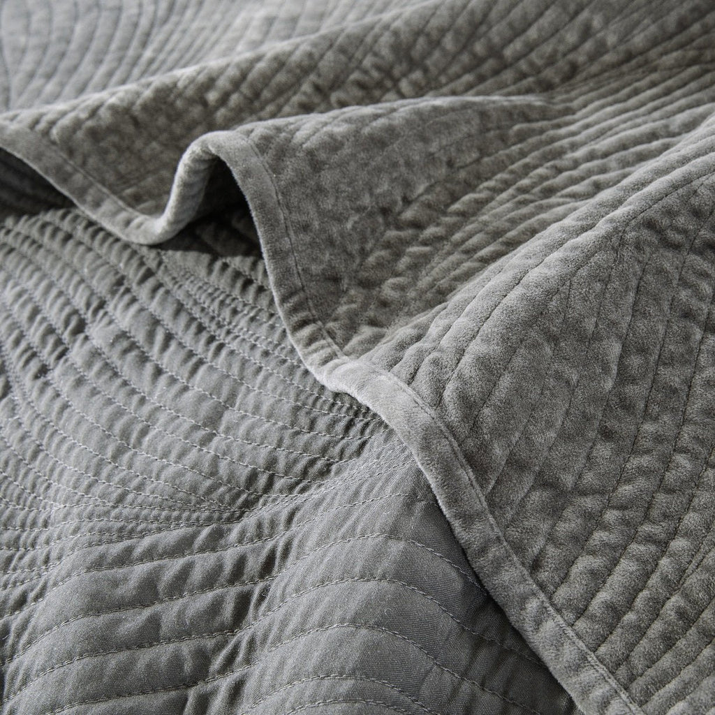 Tache Plush Dreams Dark Taupe Chocolate Waves Velvet Quilt Set (JHW-852BR)